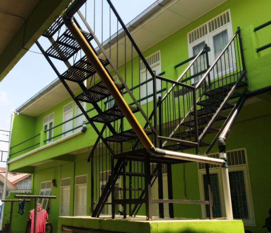 Griya 24 Homestay Медан Экстерьер фото